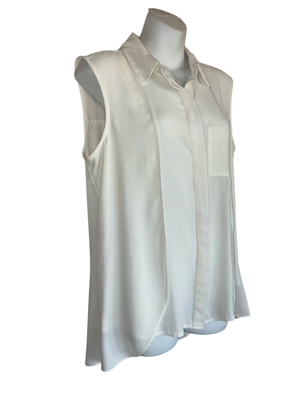 CARTISE Blouse Women's 10 White, EUC, Sleeveless Button-Front, chiffon top layer